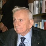 Author Gore Vidal Dies at Age 86